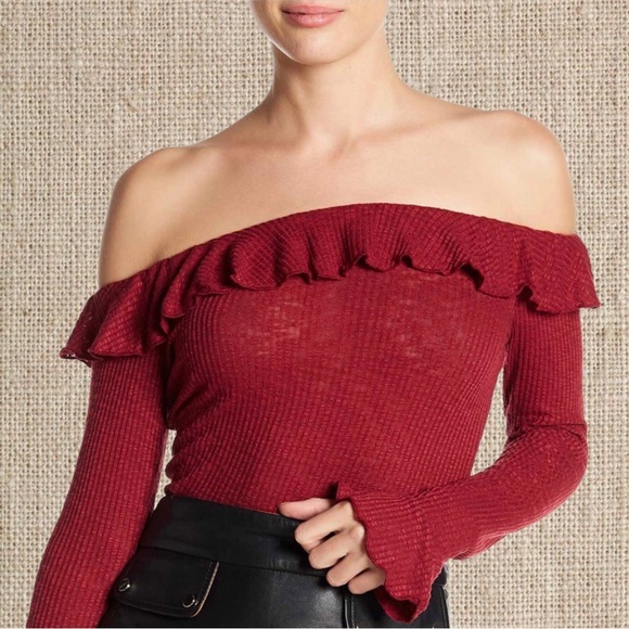 Ran off the shoulder ruffle top - Picture 1 of 1